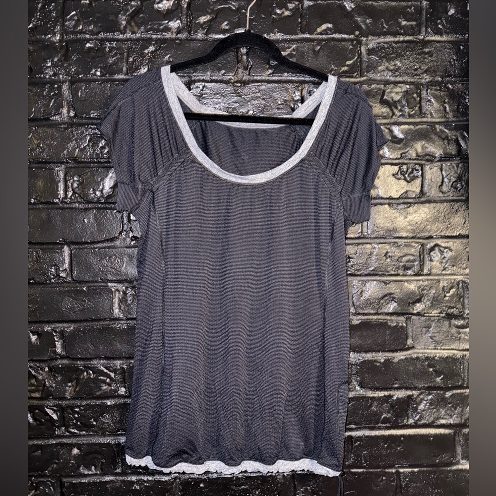 Lululemon Women's Willpower Tech Short Sleeve Shirt Gray Size 12